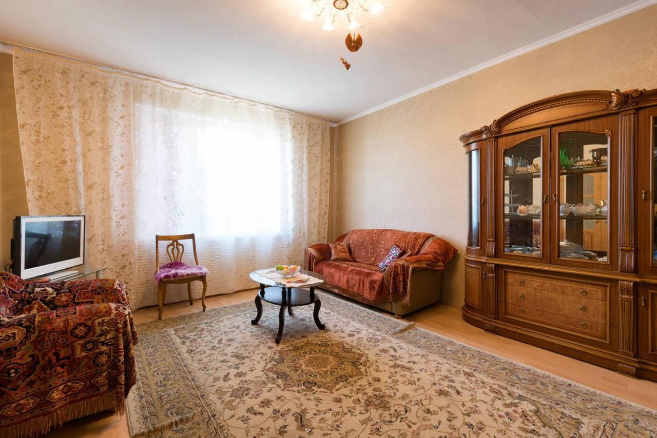 Guest House On Maksimova 9 อัลมาตี ภายนอก รูปภาพ