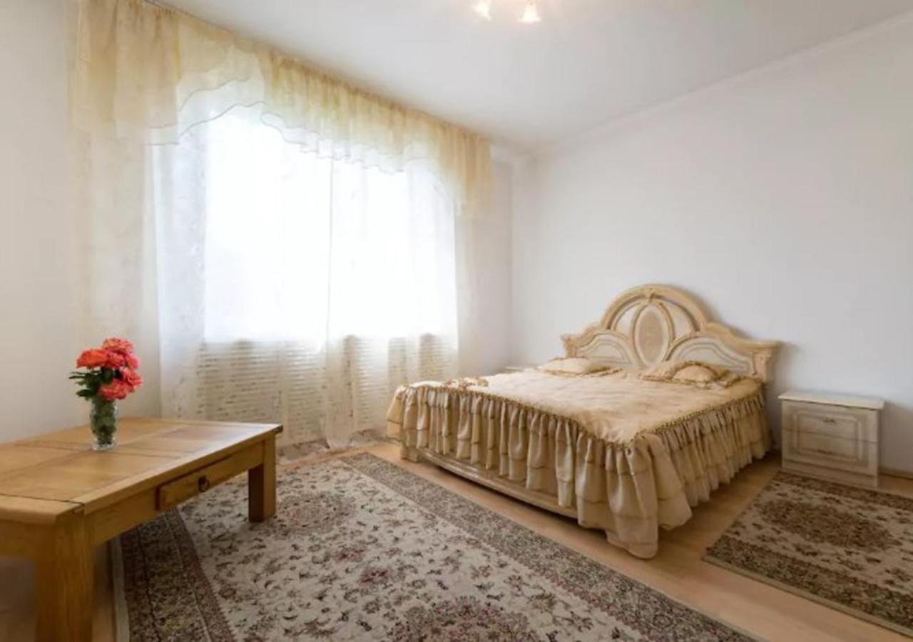 Guest House On Maksimova 9 อัลมาตี ภายนอก รูปภาพ